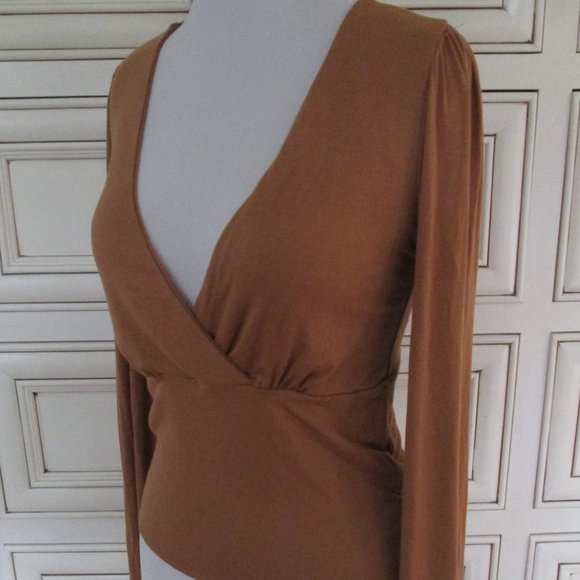 Lulu's Long Sleeve Crossover Silky Soft Top Medium NWT - Picture 6 of 6